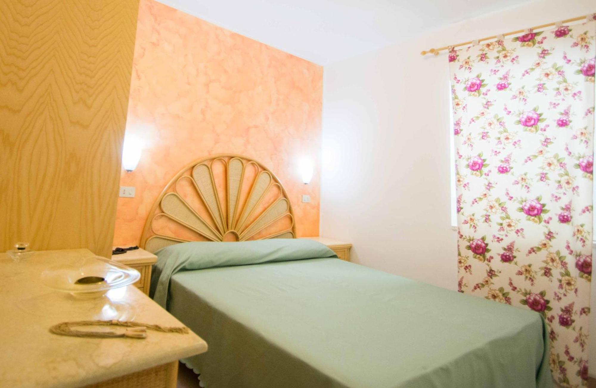 Hotel Resort Rocca Di Vadaro Capo Vaticano Pokoj fotografie